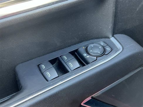 Used 2022 Chevrolet Silverado 1500 LT image 15