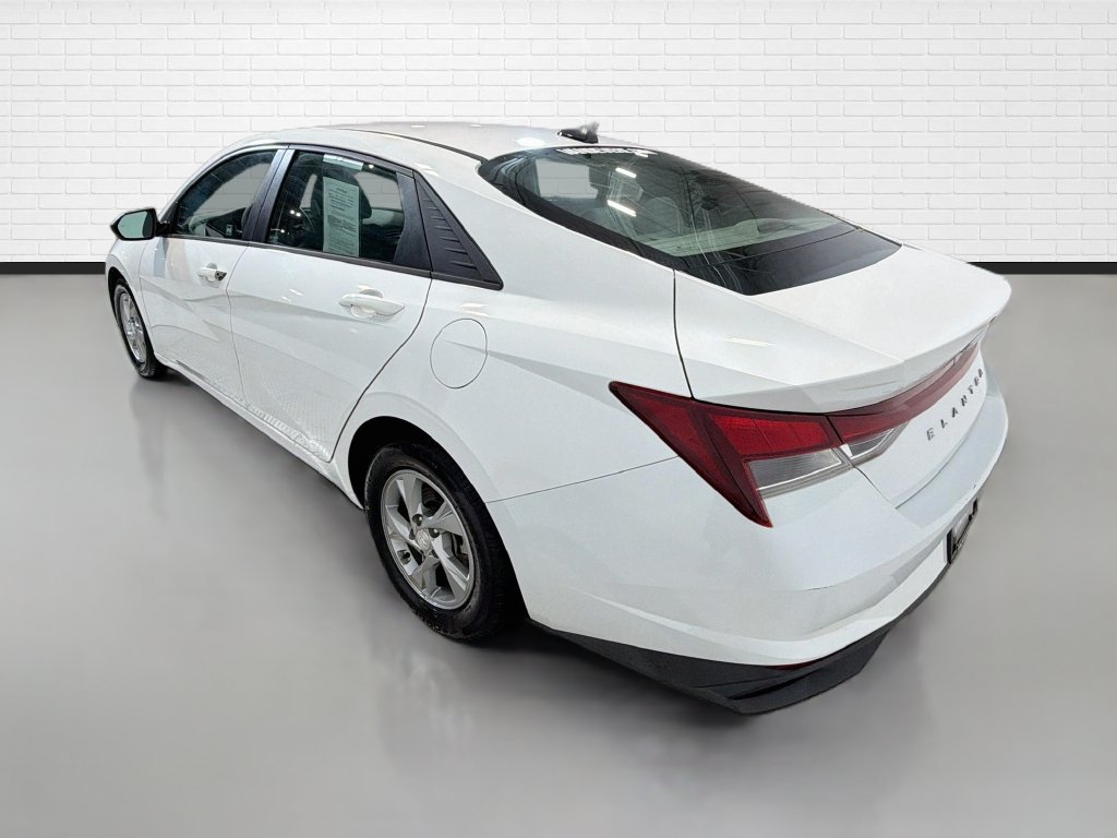 Used 2021 Hyundai Elantra SE FWD image 7