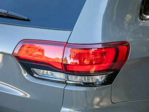 Used 2020 Jeep Grand Cherokee Altitude image 9