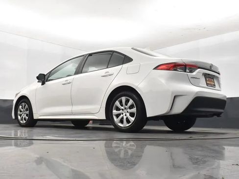 Used 2024 Toyota Corolla LE FWD image 12