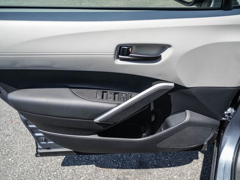 Used 2025 Toyota Corolla Cross L FWD image 24