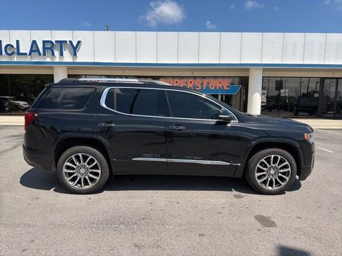 Used 2023 GMC Acadia Denali w/ Denali Ultimate Package AWD/4WD image 3