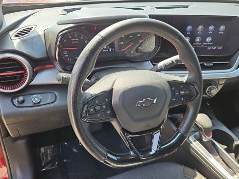 Used 2024 Chevrolet Trax RS w/ Driver Confidence Package FWD image 11