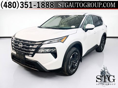 Used 2024 Nissan Rogue SV FWD image 1