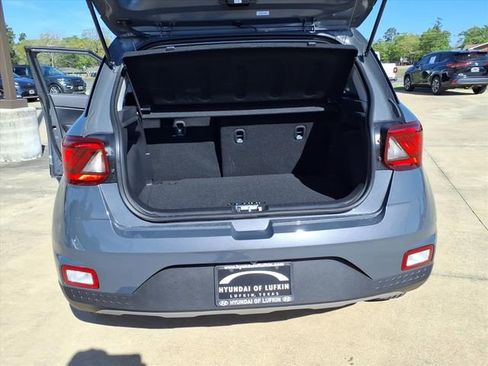 New 2026 Hyundai Venue SE image 16