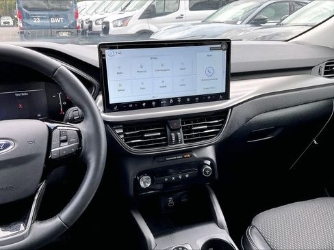 Used 2025 Ford Escape SE FWD image 15