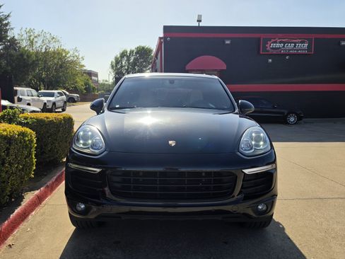 Used 2017 Porsche Cayenne S Platinum w/ Premium Package (PJW) AWD/4WD image 5