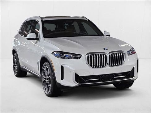 New 2026 BMW X5 sDrive40i w/ Climate Comfort Package image 3