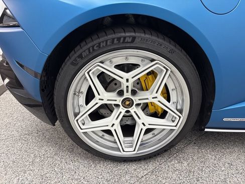 Used 2020 Lamborghini Huracan EVO RWD image 54