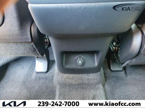 Certified 2023 Kia Telluride LX FWD image 17