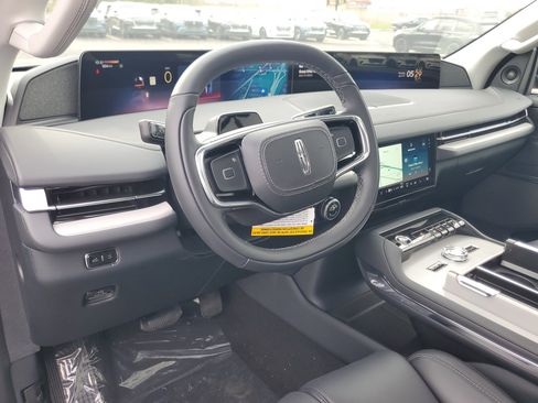 New 2026 Lincoln Navigator L Reserve AWD/4WD image 14