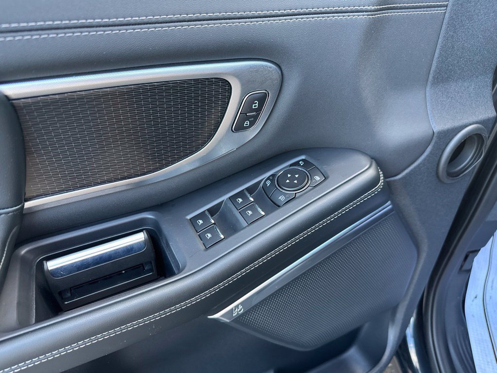 Used 2025 Ford Expedition Max Platinum w/ Stealth Performance Package AWD/4WD image 14
