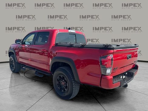 Used 2017 Toyota Tacoma TRD Pro AWD/4WD image 3