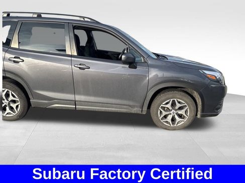 Used 2023 Subaru Forester Premium image 4