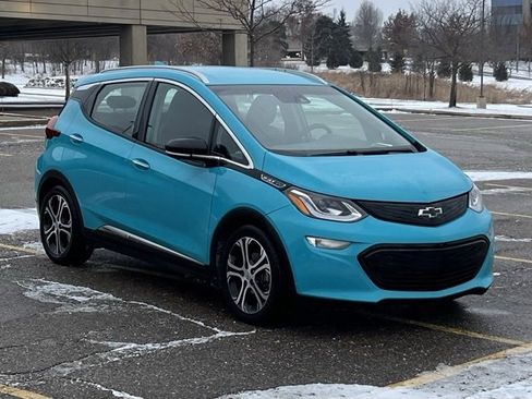 Used 2021 Chevrolet Bolt Premier w/ Infotainment Package image 32