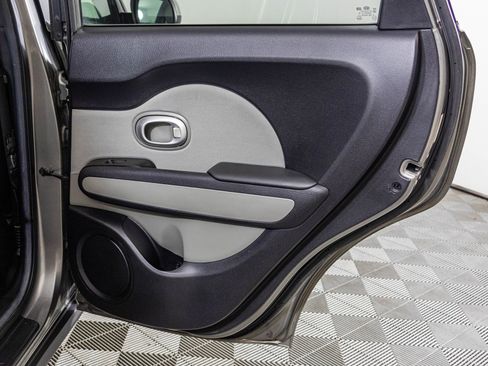 Used 2015 Kia Soul image 39