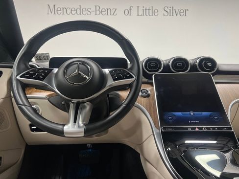 Used 2023 Mercedes-Benz C 300 4MATIC Sedan image 31