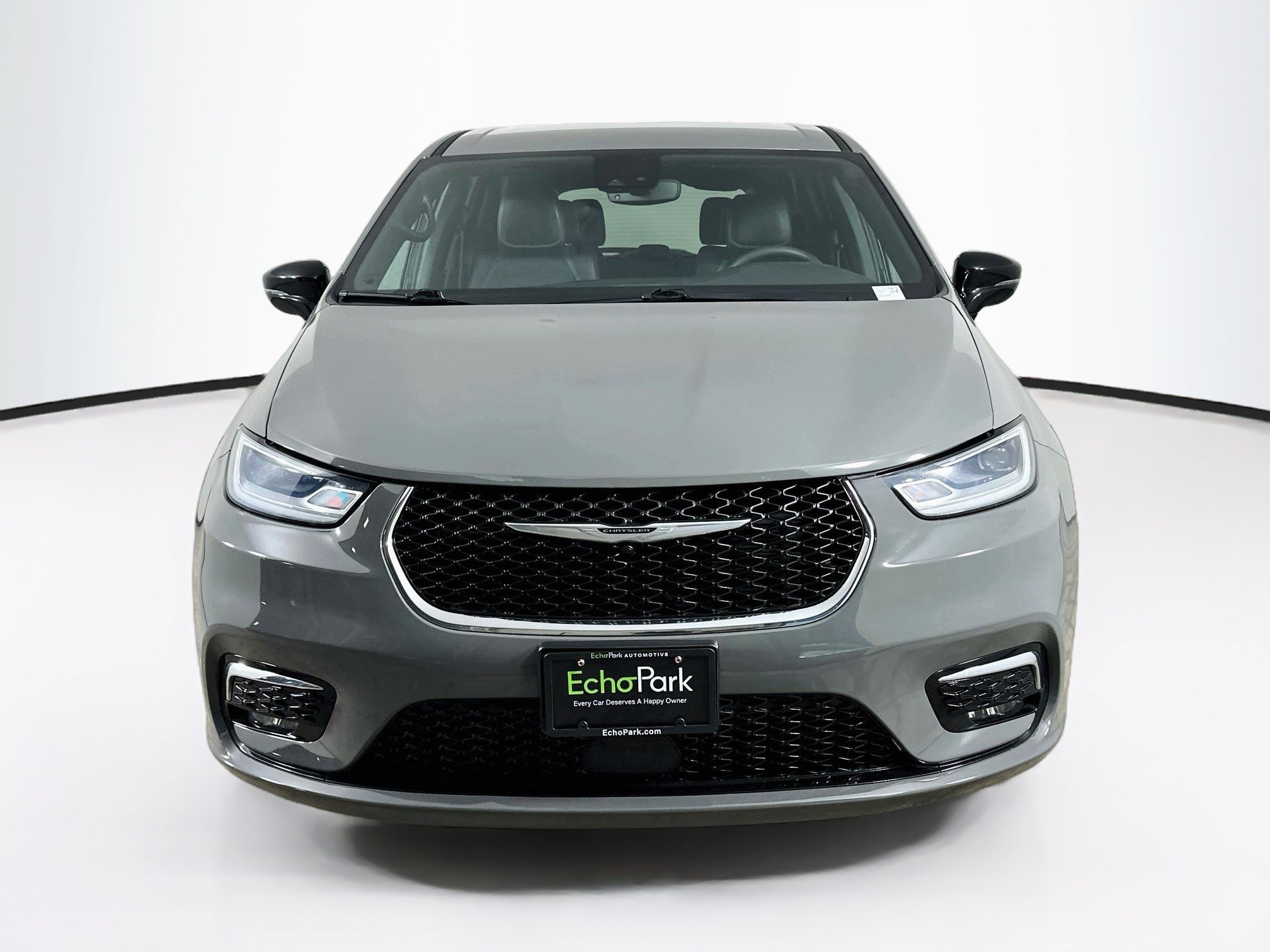 Used 2025 Chrysler Pacifica Select FWD image 2