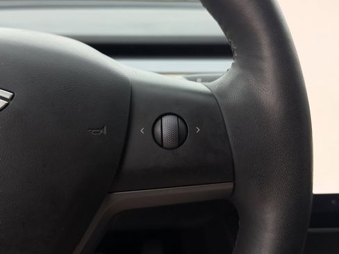 Used 2023 Tesla Model 3 Standard Range image 40