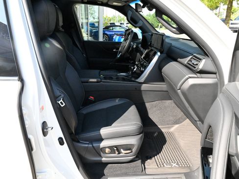 Used 2025 Lexus LX 600 4WD w/ Accessory Package (2T) image 59