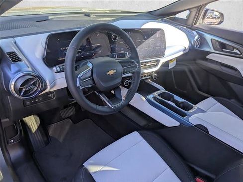 New 2026 Chevrolet Equinox EV LT image 3