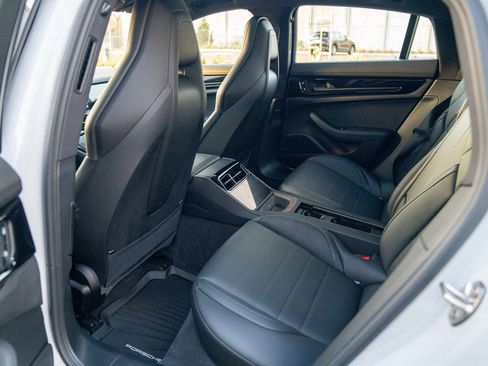 Certified 2025 Porsche Panamera 4 image 22
