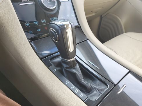 Used 2018 Ford Taurus Limited image 27