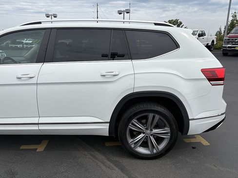 Used 2018 Volkswagen Atlas SEL w/ R-Line Package AWD/4WD image 13