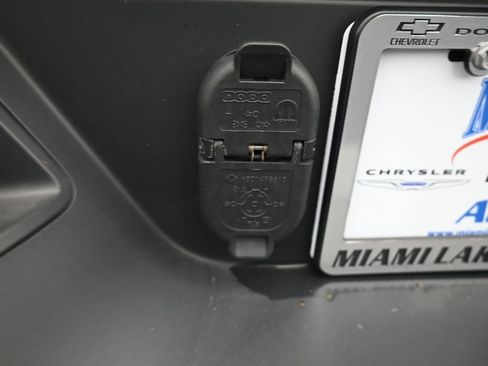 Used 2024 Jeep Gladiator Sport image 38