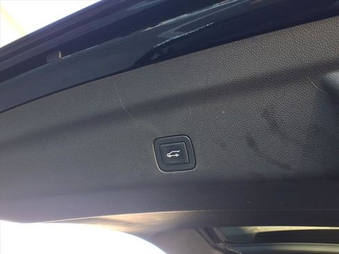 Certified 2023 Cadillac Escalade Premium Luxury image 14