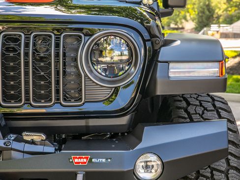 New 2026 Jeep Gladiator Rubicon w/ Steel Power Dome Hood Package AWD/4WD image 42