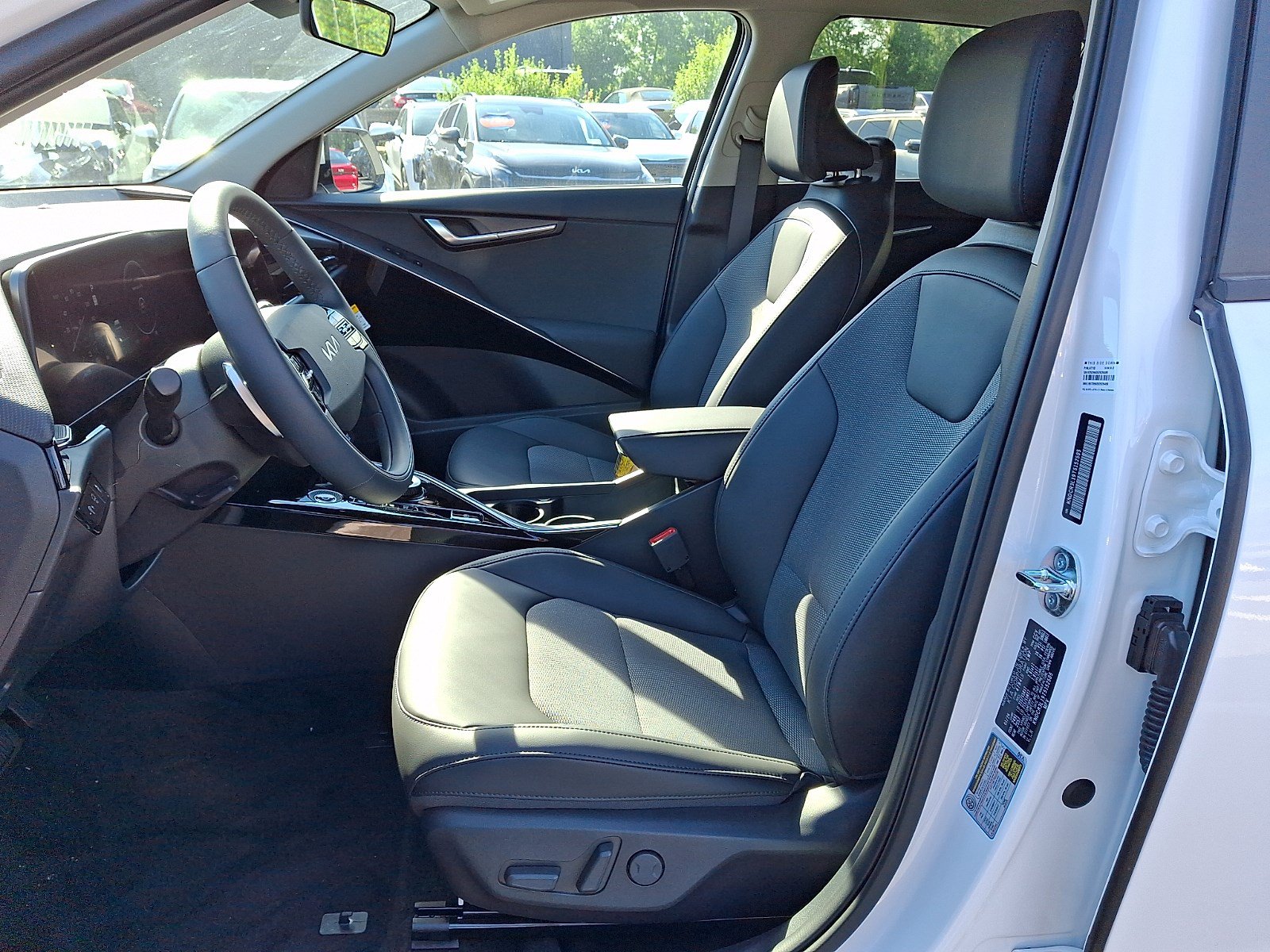 New 2026 Kia Niro Wind FWD image 6