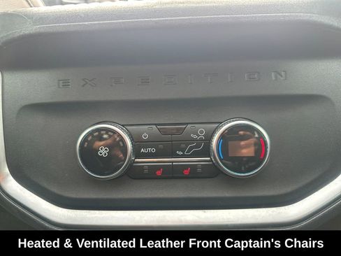 Used 2025 Ford Expedition Platinum image 14