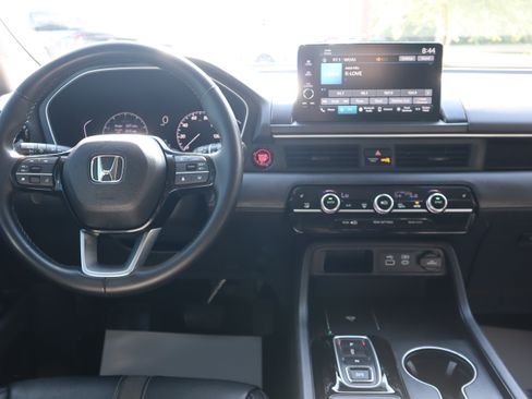 Used 2025 Honda Pilot EX-L image 12