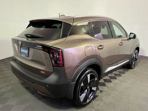 Used 2025 Nissan Kicks SR image 7