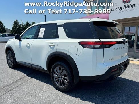 Used 2024 Nissan Pathfinder S AWD/4WD image 5