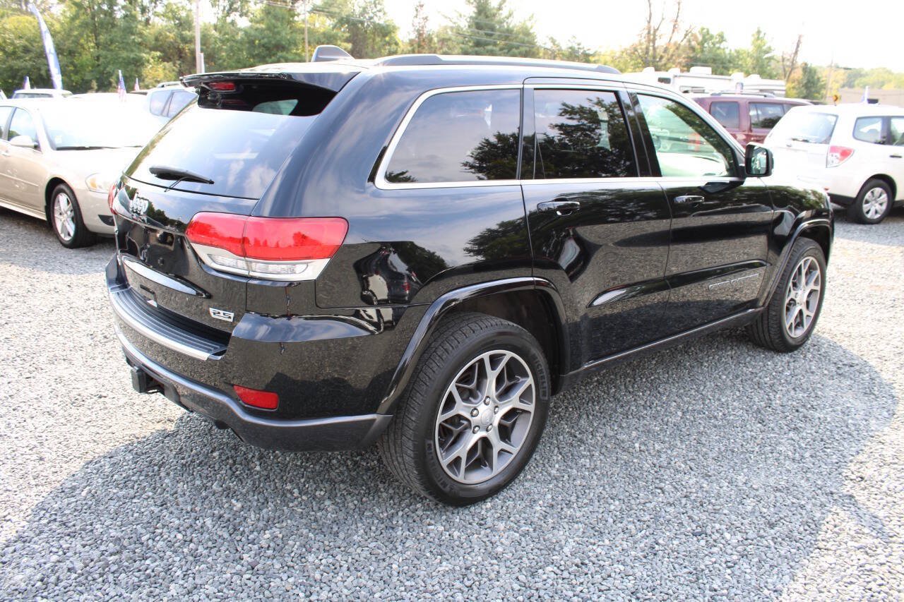 Used 2018 Jeep Grand Cherokee Limited AWD/4WD image 7