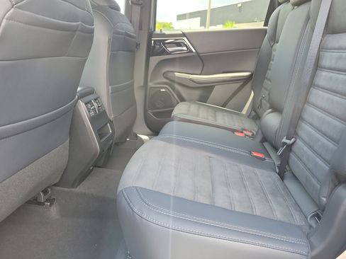 New 2026 Mitsubishi Outlander SE FWD image 14