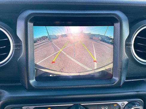 Used 2021 Jeep Wrangler Unlimited Sahara w/ Dual Top Group image 15