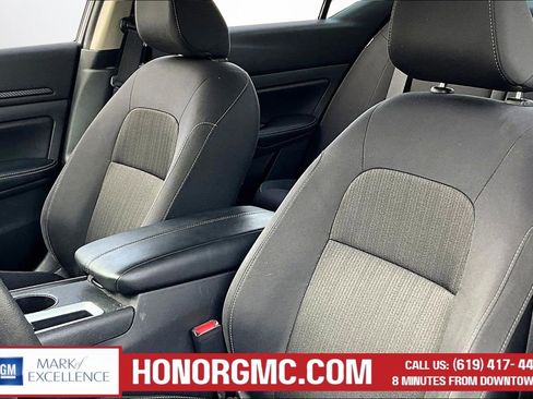 Used 2025 Nissan Altima 2.5 SV FWD image 20