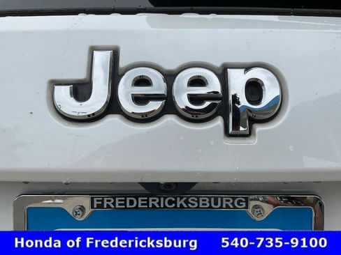 Used 2019 Jeep Grand Cherokee Overland AWD/4WD image 14