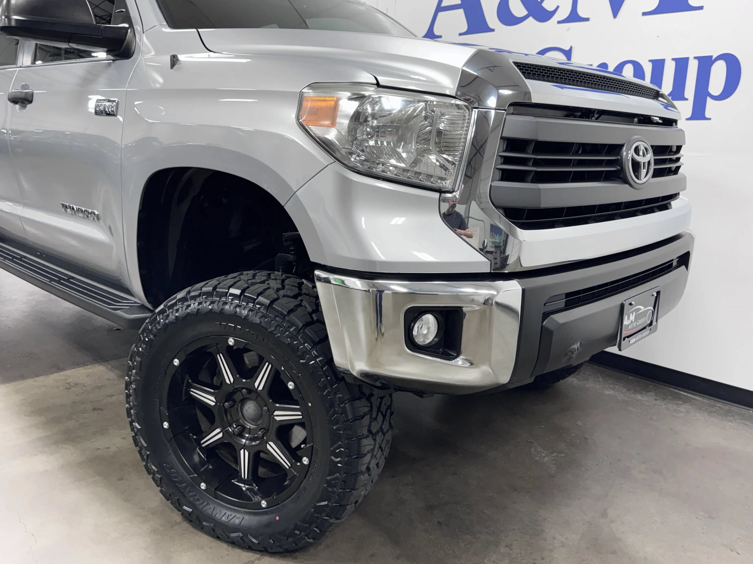 Used 2014 Toyota Tundra SR5 w/ SR5 Upgrade Package AWD/4WD image 19