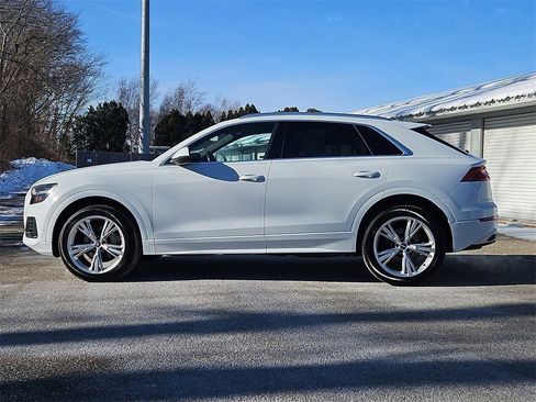 Used 2019 Audi Q8 Premium Plus w/ Premium Plus image 2