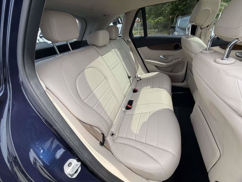 Used 2022 Mercedes-Benz GLC 300 4MATIC image 29