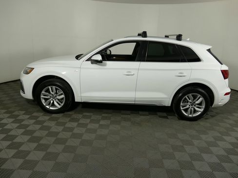 Used 2022 Audi Q5 2.0T Premium w/ Convenience Package image 6