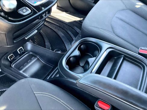 Used 2018 Chrysler Pacifica Touring Plus w/ S Appearance Package FWD image 15