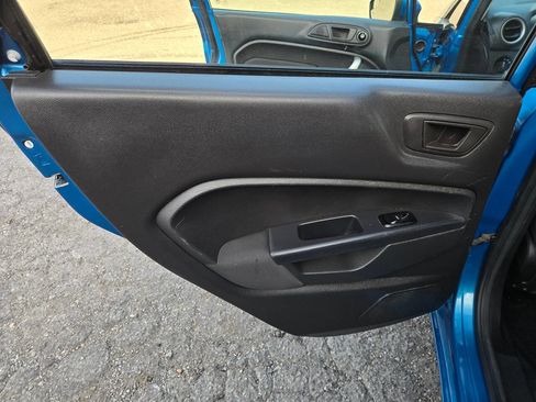 Used 2013 Ford Fiesta SE image 24
