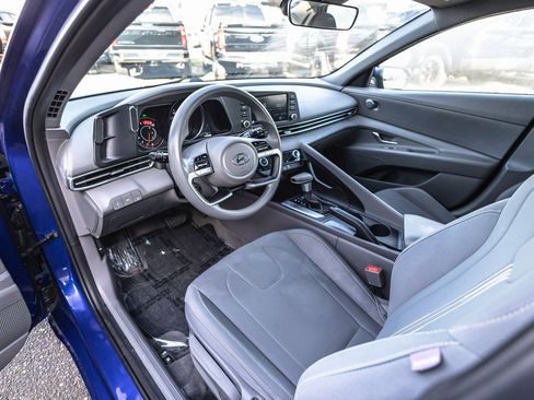 Used 2021 Hyundai Elantra SEL image 14