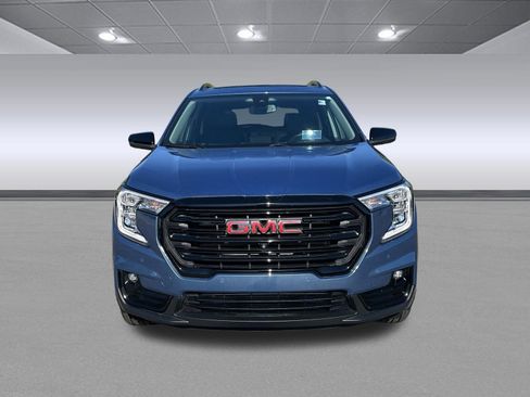 Used 2024 GMC Terrain SLT w/ Tech Package AWD/4WD image 8