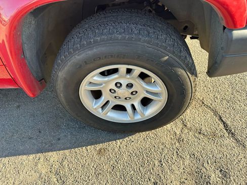 Used 2004 Dodge Dakota 2WD Club Cab w/ Tire & Handling Group image 26